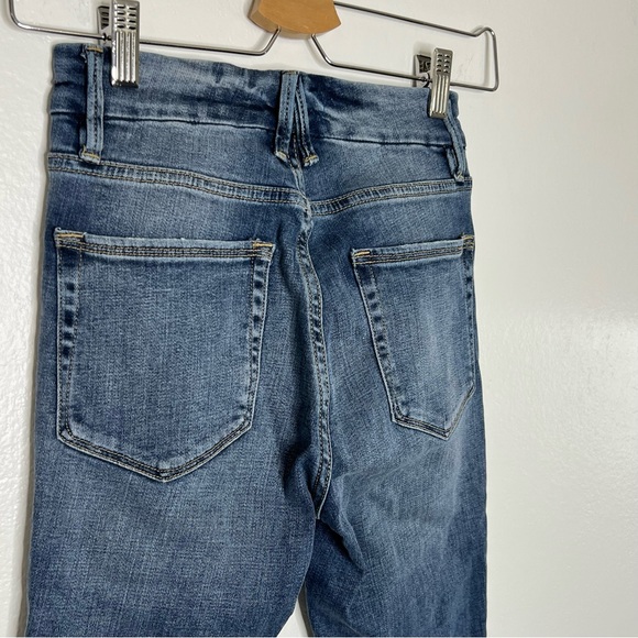 Good American Good Legs Crop Sz 00/35 distressed - Picture 5 of 9